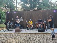 Levoruce  žongl&eacute;ři a country band Talisman